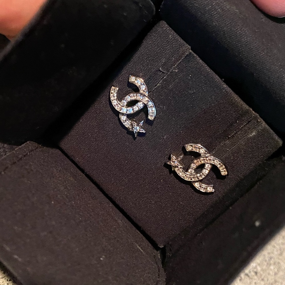 Chanel star earrings